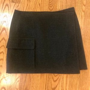 Women’s Laundry by Shelli Segal gray wool mini skirt. Simple and chic!